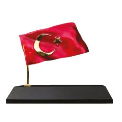  - Türk Bayraklı Masa İsimliği